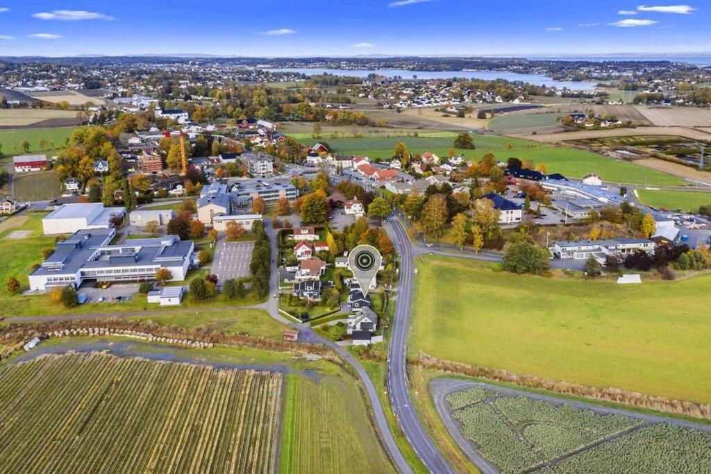 Hyggelig Enebolig Pa Notteroy, Rett Ved Golfbane Vila Exterior foto